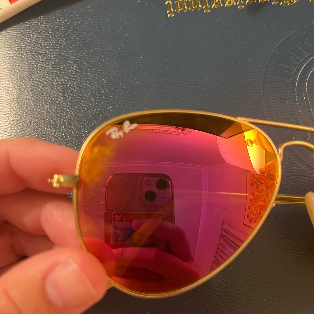 Ray Ban Aviators - Picture 2 of 5